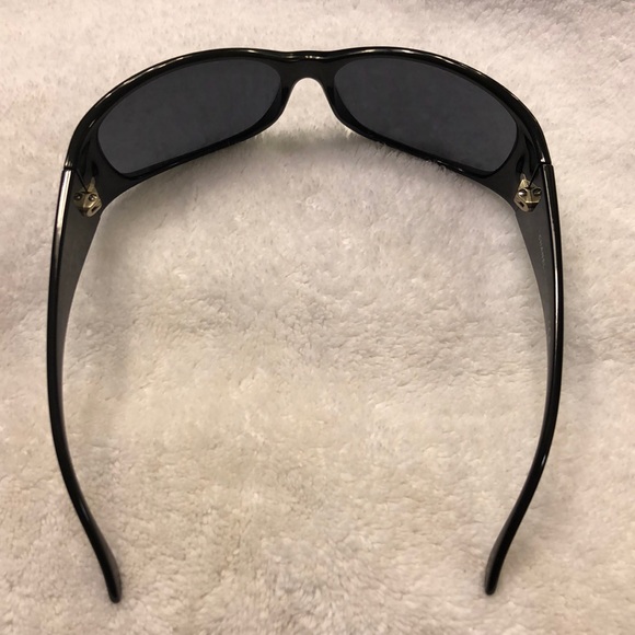 Chanel sunglasses in black with pearl logos - Picture 6 of 6